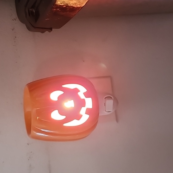 Scentsy Pumpkin Mini Warmer-NWOT - Picture 8 of 8